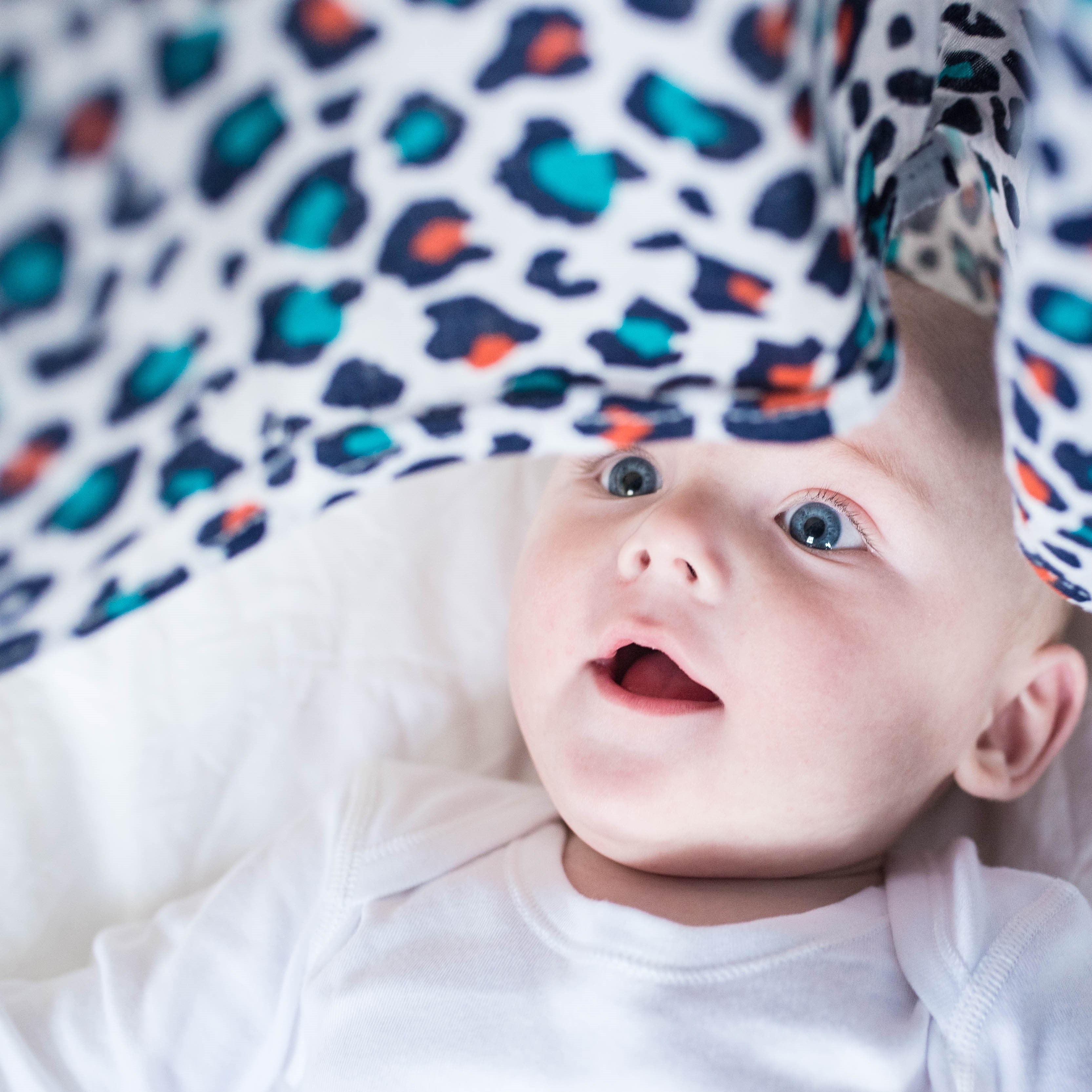 Why we design 2 age ranges for your baby's changing vision - Etta Loves