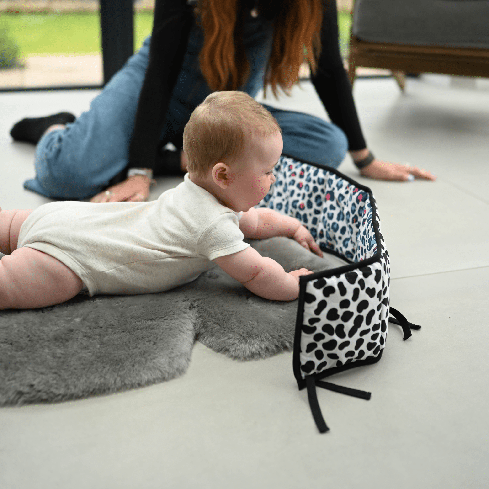 ANIMAL PRINT SENSORY STRIP - reversible newborn to 4 months and 5+ months - Etta Loves