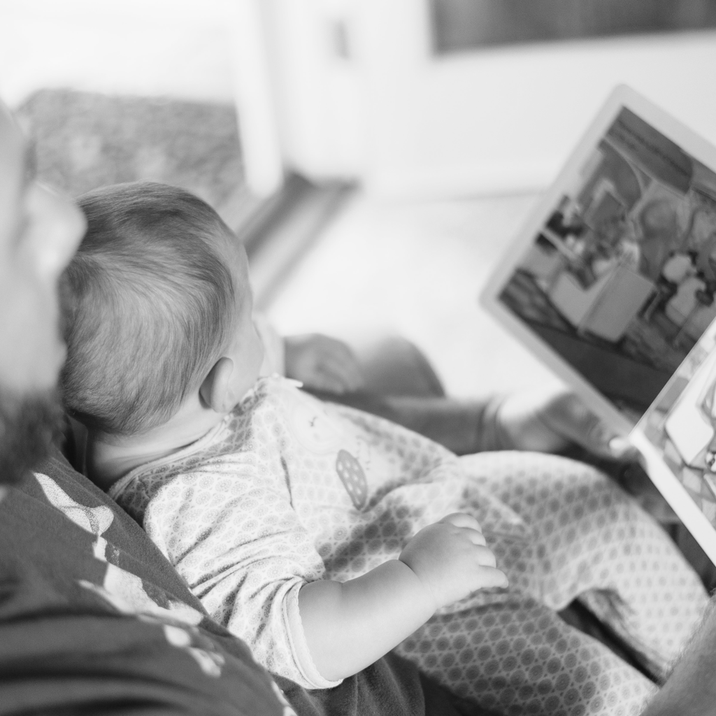 Why reading to your baby is so beneficial - Etta Loves