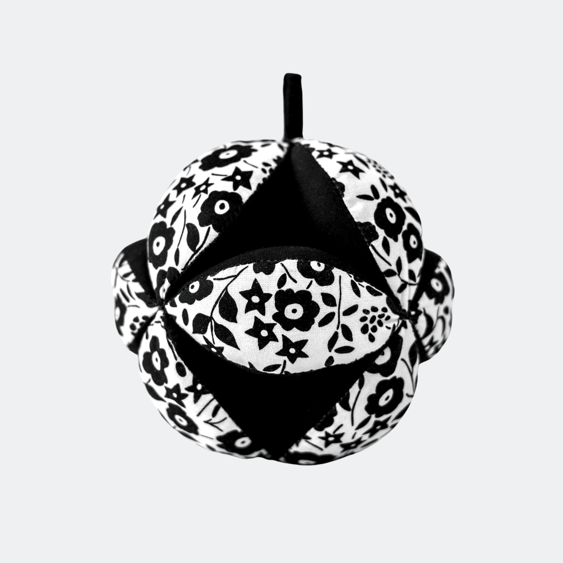 x LIBERTY – Sensory Grasp Ball Suitable birth